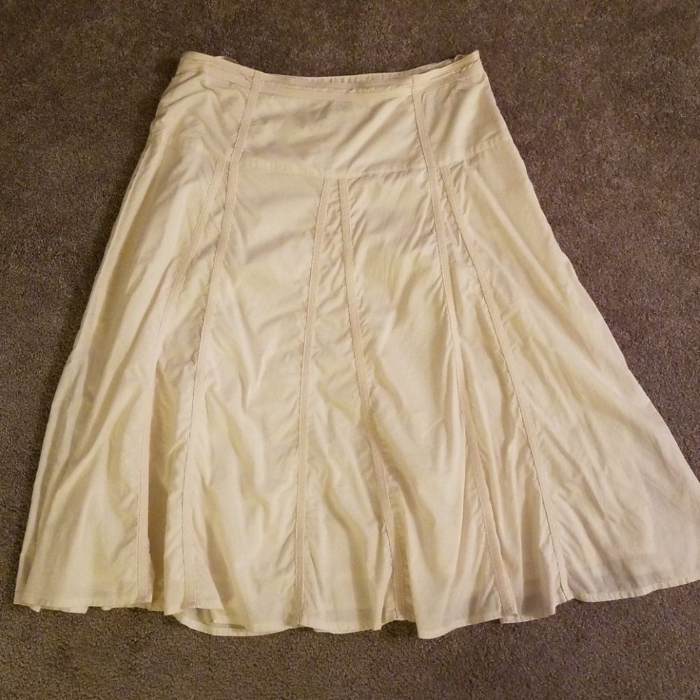 Jones wear skirt